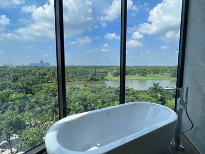 Swan Lake Onsen, Vietnam Swan Lake Onsen, Vietnam