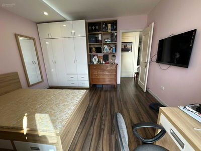 D'. Le Pont D'or - Hoang Cau, Vietnam D'. Le Pont D'or - Hoang Cau, Vietnam