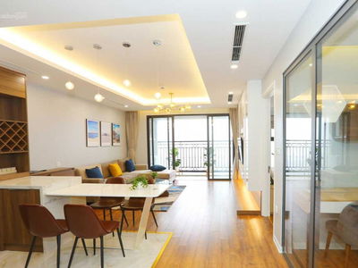 D'. Le Roi Soleil, Vietnam D'. Le Roi Soleil, Vietnam