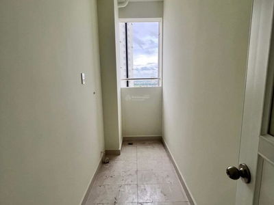 Topaz Elite, Vietnam Topaz Elite, Vietnam