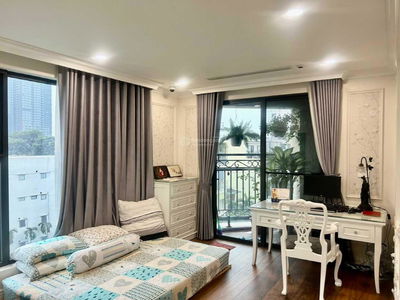 D'. Le Roi Soleil, Vietnam D'. Le Roi Soleil, Vietnam