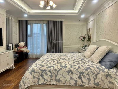 D'. Le Roi Soleil, Vietnam D'. Le Roi Soleil, Vietnam