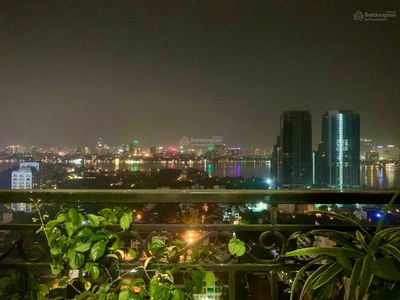 D'. Le Roi Soleil, Vietnam D'. Le Roi Soleil, Vietnam