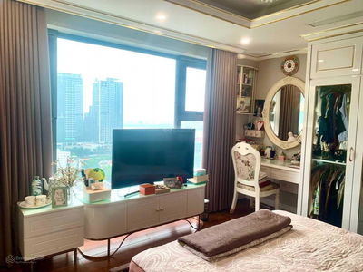 D'. Le Roi Soleil, Vietnam D'. Le Roi Soleil, Vietnam