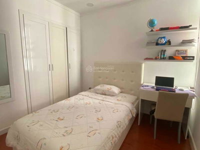 Hoang Anh Thanh Binh, Vietnam Hoang Anh Thanh Binh, Vietnam