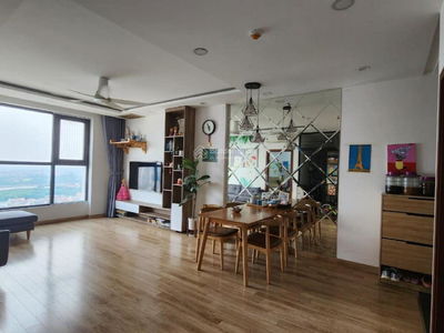 Nguyen Huu Tho Street, Vietnam Nguyen Huu Tho Street, Vietnam