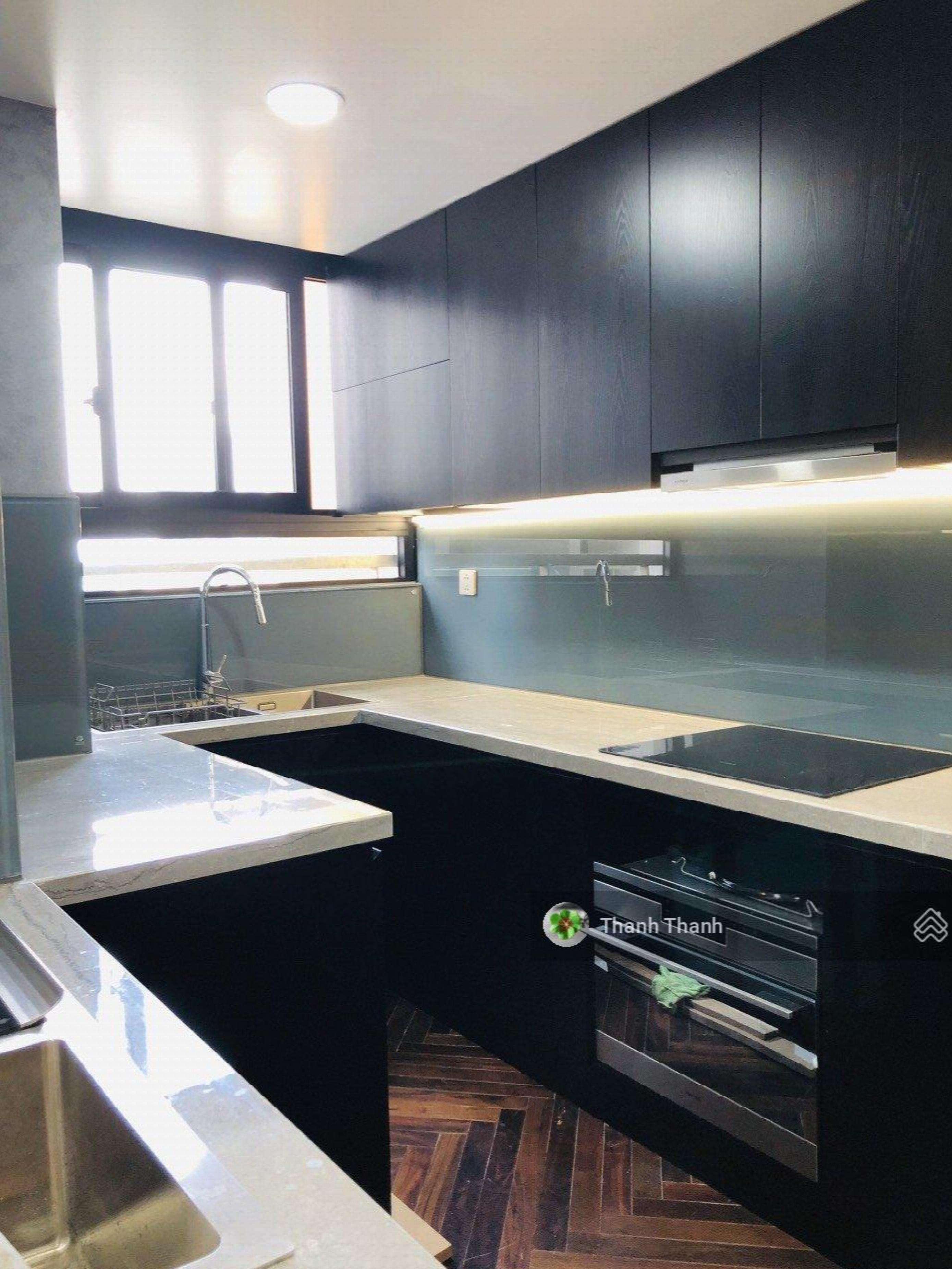 Happy In View, Vietnam