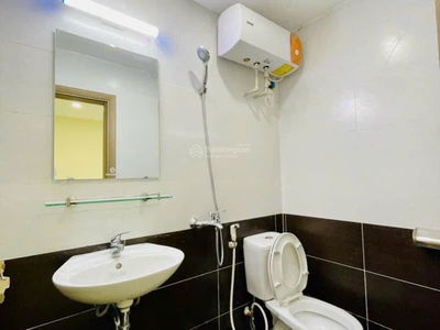 Dong Quoc Binh Street, Vietnam  Dong Quoc Binh Street, Vietnam