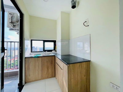 Dong Quoc Binh Street, Vietnam  Dong Quoc Binh Street, Vietnam