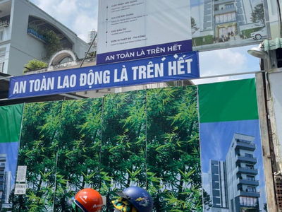 Tran Xuan Soan Street, Vietnam  Tran Xuan Soan Street, Vietnam