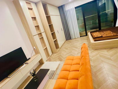 Hoang Cau Street, Vietnam  Hoang Cau Street, Vietnam