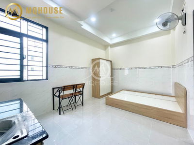 Au Co Street, Vietnam Au Co Street, Vietnam