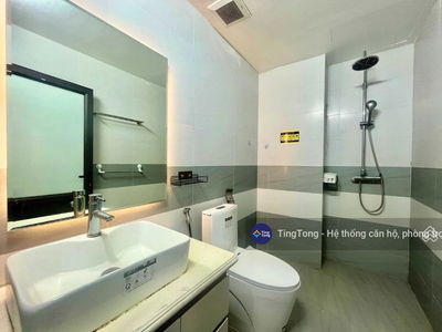 Lac Long Quan Street, Vietnam  Lac Long Quan Street, Vietnam