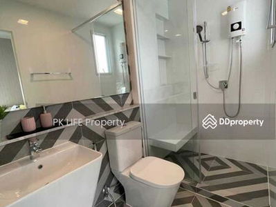 Gehäuse In Ban Ratsada, Thailand Gehäuse In Ban Ratsada, Thailand