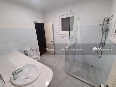 House for rent located between BTS Phrakanong and Ekkamai, Bangkok, Thailand House for rent located between BTS Phrakanong and Ekkamai, Bangkok, Thailand