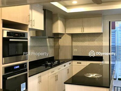 Single house near Bts Bangna and bearing, Bangkok, Thailand Single house near Bts Bangna and bearing, Bangkok, Thailand