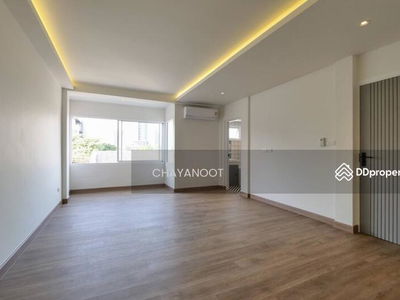 4 bedroom townhouse on Sukhumvit 71, Bangkok, Thailand 4 bedroom townhouse on Sukhumvit 71, Bangkok, Thailand