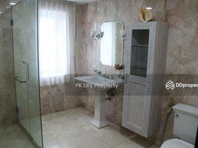 Housing in Ban Chalong, Thailand Housing in Ban Chalong, Thailand