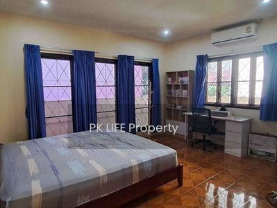 Gehäuse In Kathu, Thailand Gehäuse In Kathu, Thailand