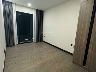 De La Sol, Vietnam De La Sol, Vietnam