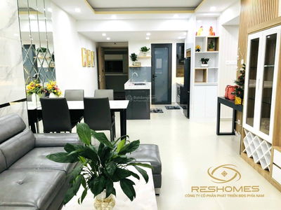 Topaz Twins, Vietnam Topaz Twins, Vietnam