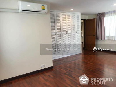 Spacious 5-Bedroom House, Bangkok, Thailand Spacious 5-Bedroom House, Bangkok, Thailand