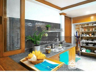 Large 2-Bedroom Townhouse, Bangkok, Thailand Large 2-Bedroom Townhouse, Bangkok, Thailand