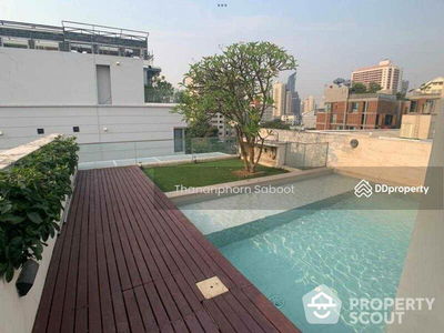 Large 3-Bedroom Townhouse, Bangkok, Thailand Large 3-Bedroom Townhouse, Bangkok, Thailand