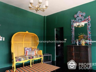 Spacious 4-Bedroom Townhouse, Bangkok, Thailand Spacious 4-Bedroom Townhouse, Bangkok, Thailand