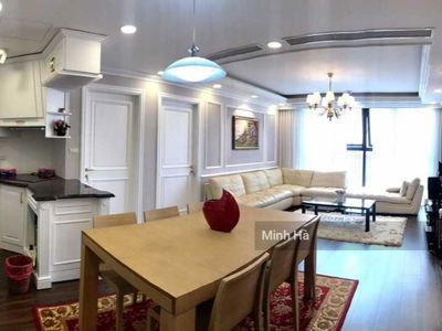 D'. Le Pont D’or - Hoang Cau, Vietnam D'. Le Pont D’or - Hoang Cau, Vietnam