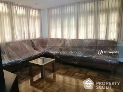 Spacious 5-Bedroom House, Bangkok, Thailand Spacious 5-Bedroom House, Bangkok, Thailand