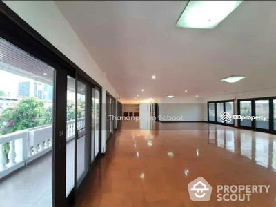 Spacious 4-Bedroom House, Bangkok, Thailand Spacious 4-Bedroom House, Bangkok, Thailand
