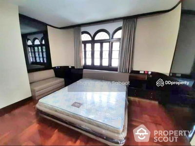 Spacious 4-Bedroom House, Bangkok, Thailand Spacious 4-Bedroom House, Bangkok, Thailand