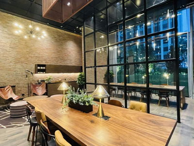 De La Sol, Vietnam De La Sol, Vietnam