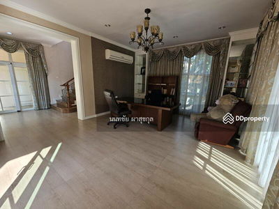 Two Grande Monaco Bangna-Wongwaen, Bangkok, Thailand Two Grande Monaco Bangna-Wongwaen, Bangkok, Thailand