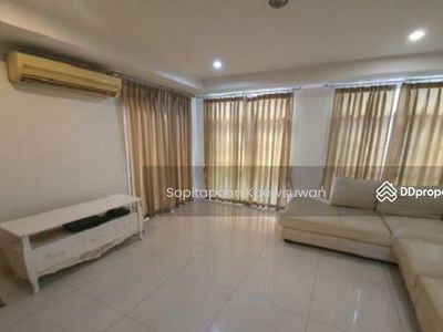 10400, Bangkok, Thailand 10400, Bangkok, Thailand