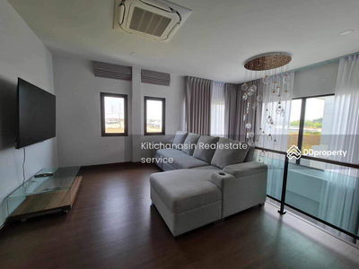 The City Sukhumvit-Bangna, Bangkok, Thailand The City Sukhumvit-Bangna, Bangkok, Thailand