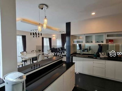 Luxury 3-story detached house, Village: Lumpini Suan Luang Rama 9, Bangkok, Thailand Luxury 3-story detached house, Village: Lumpini Suan Luang Rama 9, Bangkok, Thailand