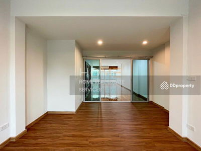 Noble Cube Pattanakarn, Bangkok, Thailand Noble Cube Pattanakarn, Bangkok, Thailand