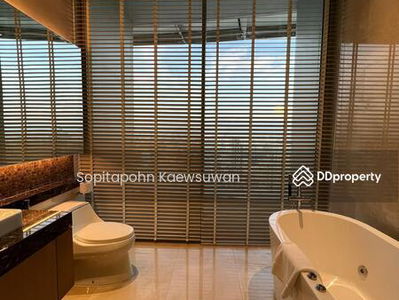 Magnolias Ratchadamri Boulevard, Bangkok, Thailand Magnolias Ratchadamri Boulevard, Bangkok, Thailand