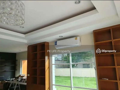 Gehäuse In Ban Ratsada, Thailand Gehäuse In Ban Ratsada, Thailand