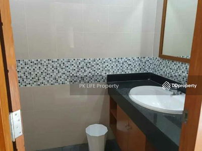 Alojamiento en Ban Ratsada, Thailand Alojamiento en Ban Ratsada, Thailand