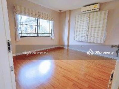 Manthana Lake Watcharapol Village, Bangkok, Thailand Manthana Lake Watcharapol Village, Bangkok, Thailand