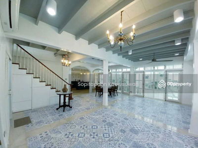 10400, Bangkok, Thailand 10400, Bangkok, Thailand