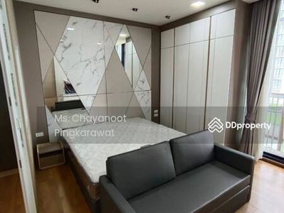 Park Origin Phrom Phong, Bangkok, Thailand Park Origin Phrom Phong, Bangkok, Thailand