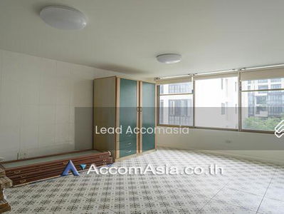 Home Office | 5 Bedrooms Townhouse for Sale and Rent in Sukhumvit, Bangkok near BTS Ekkamai AA30827, Bangkok, Thailand Home Office | 5 Bedrooms Townhouse for Sale and Rent in Sukhumvit, Bangkok near BTS Ekkamai AA30827, Bangkok, Thailand