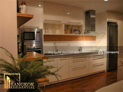 Urbana Langsuan, Bangkok, Thailand Urbana Langsuan, Bangkok, Thailand