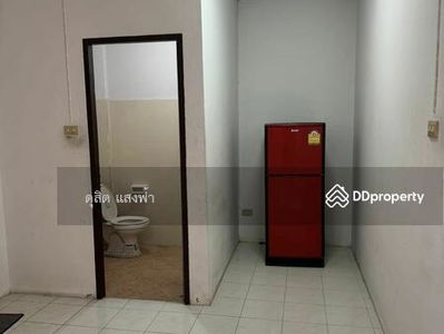 Townhome for rent, The Plus Village, Sriracha Banana Farm. Good location next to the main road, Chon Buri, Thailand Townhome for rent, The Plus Village, Sriracha Banana Farm. Good location next to the main road, Chon Buri, Thailand