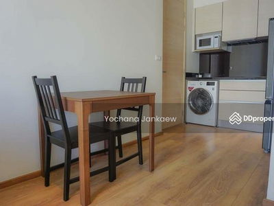 Park Origin Phrom Phong, Bangkok, Thailand Park Origin Phrom Phong, Bangkok, Thailand