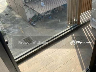 The Teak Ratchada 19, Bangkok, Thailand The Teak Ratchada 19, Bangkok, Thailand